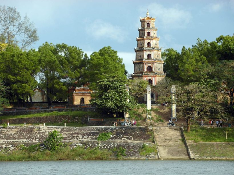 hue-thien-mu-pagoda-1-1200